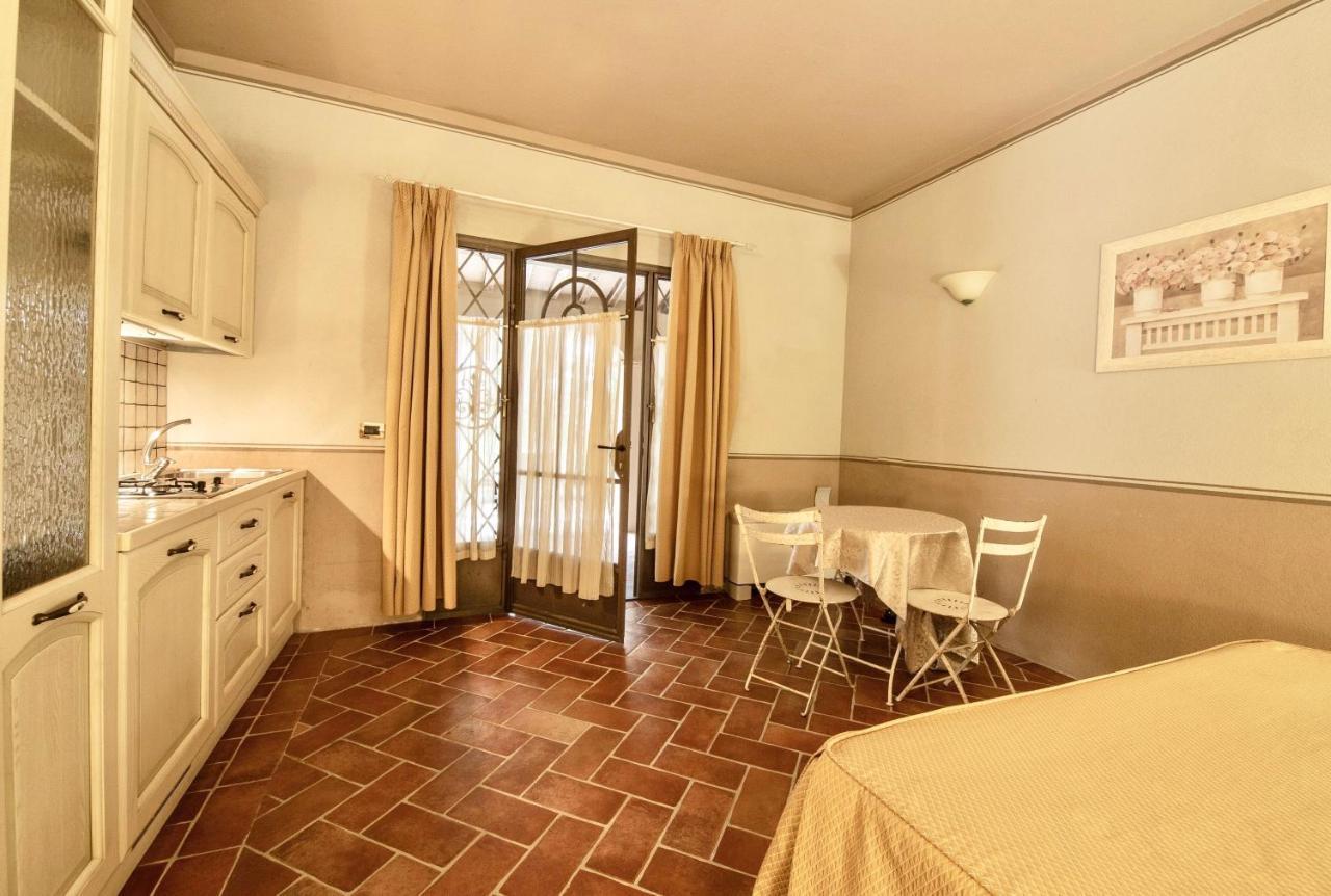 Apartments In Residence With Swimming Pool In Monteverdi Marittimo Exterior photo